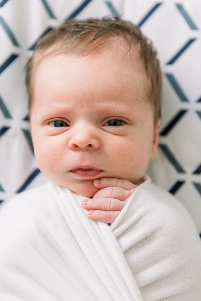 newborn baby picture with eye open 