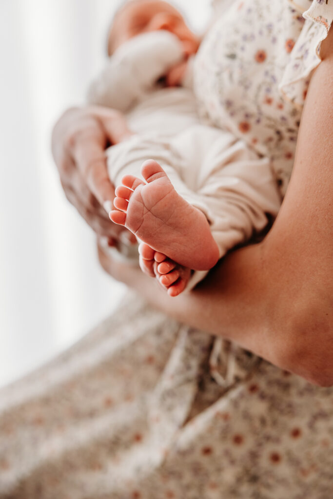 Example image of toes of newborn from fresh 48 photography guide